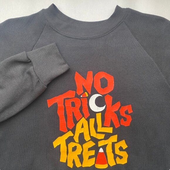 Vintage Halloween Retro Graphic Sweatshirt Made in USA No Tricks All Treats XL - Picture 1 of 10